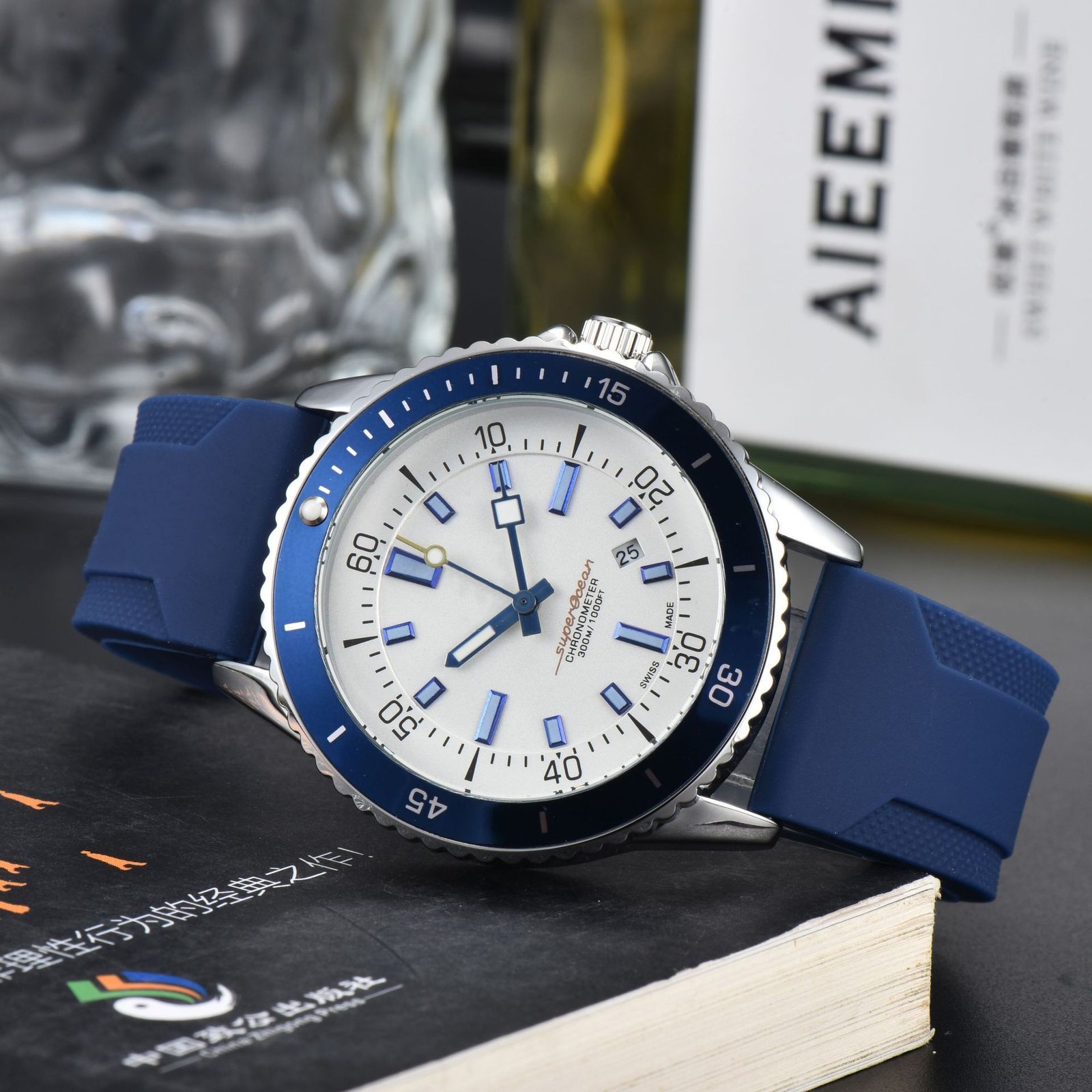 Stylish Men's Quartz Watch With A Silicone Strap - Image 2