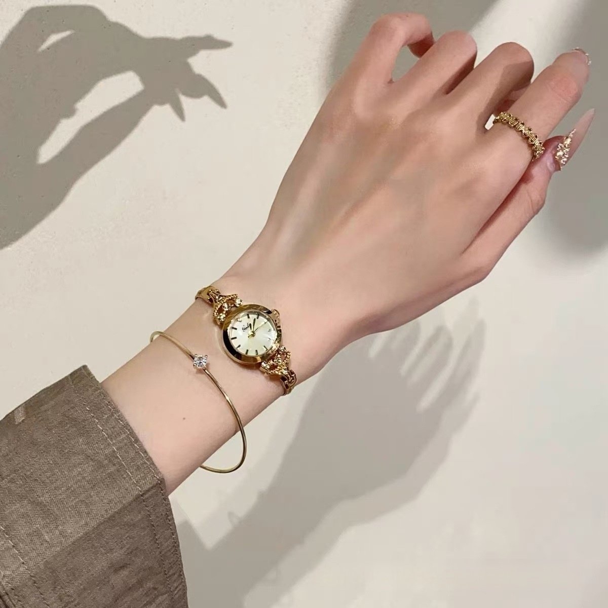 Stylish And Minimalist Alloy Womens Watch - Image 10