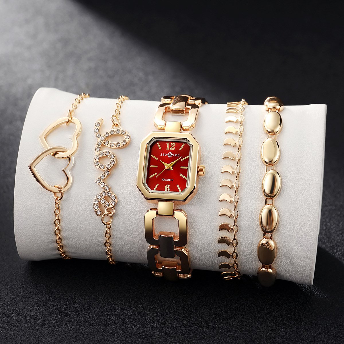 Sleek, Versatile Square Womens Watch Heart-shaped Bracelet - Image 4