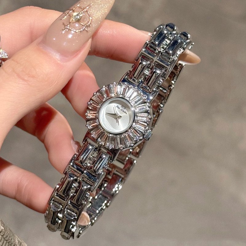 Luxury Niche High-end Watch With A Dazzling Diamond-studded Gold Designstylish And Sophisticated For Women - Image 2