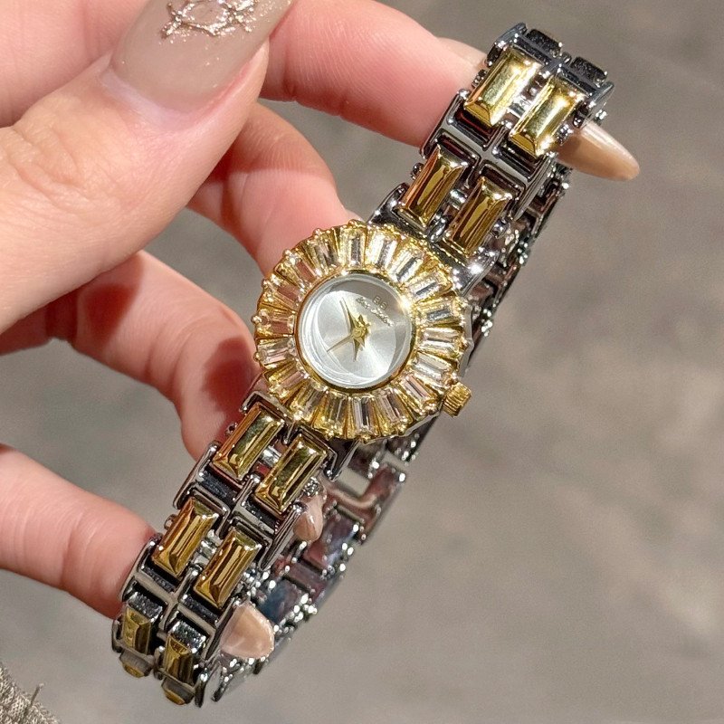 Luxury Niche High-end Watch With A Dazzling Diamond-studded Gold Designstylish And Sophisticated For Women - Image 5