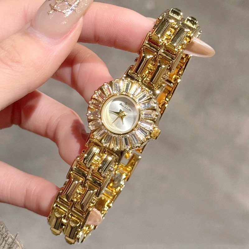 Luxury Niche High-end Watch With A Dazzling Diamond-studded Gold Designstylish And Sophisticated For Women - Image 4