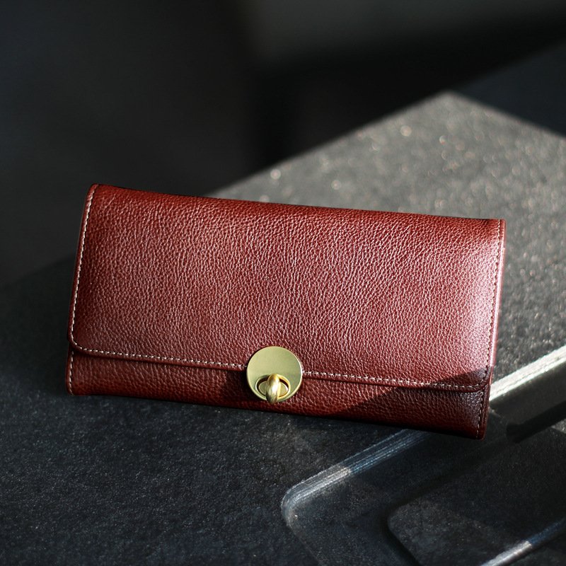 Women's Long Thin Top Layer Cowhide Lock Two-layer Wallet - Image 3